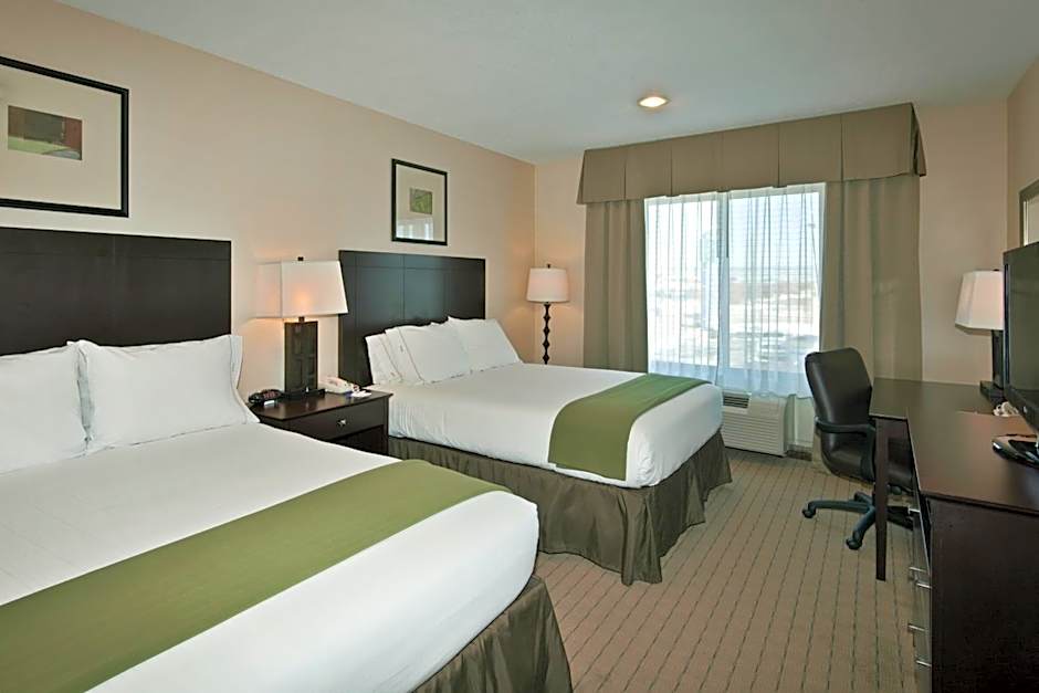 Holiday Inn Express Hotel & Suites Grants Milan By IHG