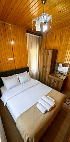 Economy Triple Room