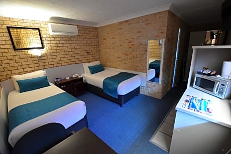 Twin Room - Disabled Access, Non-Smoking