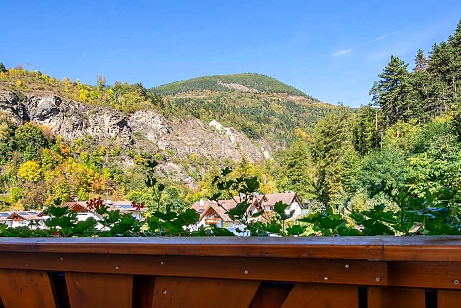 Saldur Small Active Hotel
