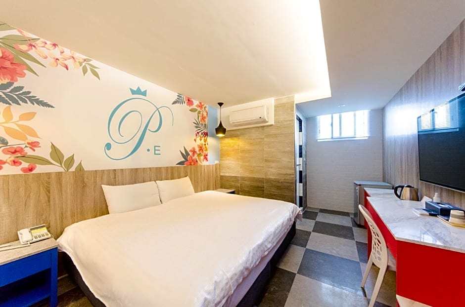 P&E HOTEL