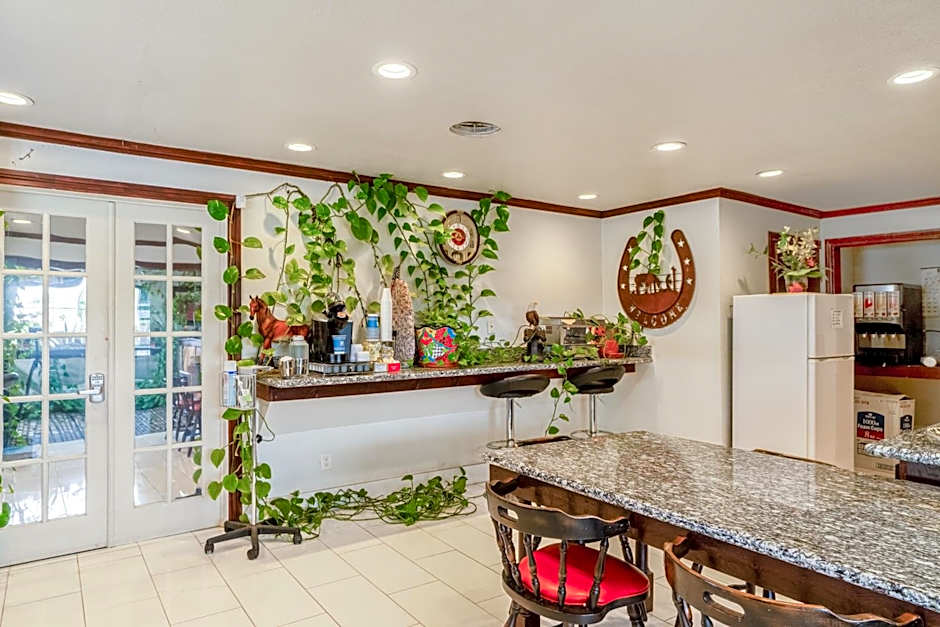 Purple Sage By OYO Snyder TX