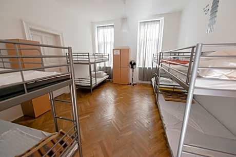 Bed in 8-Bed Female Dormitory Room with Private Bathroom