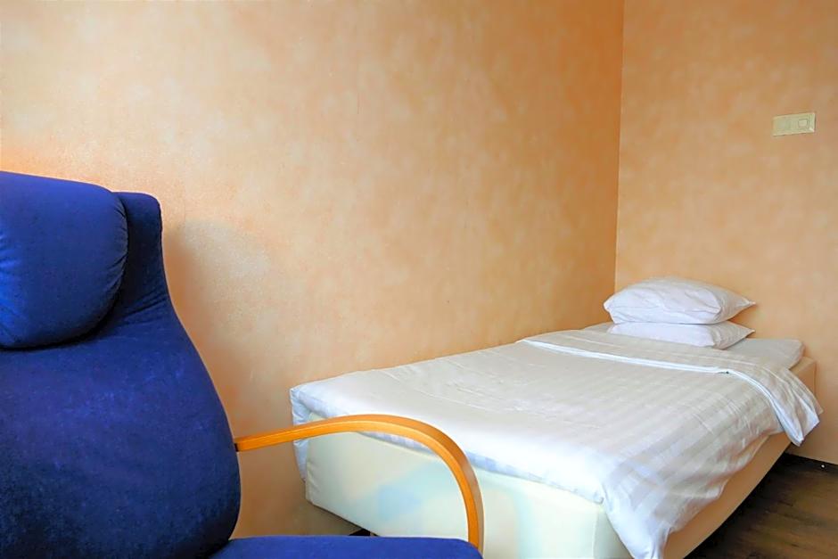 Linnanpiha Bed & Breakfast