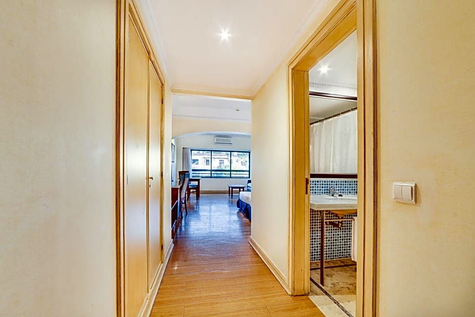 Yellow Praia Monte Gordo