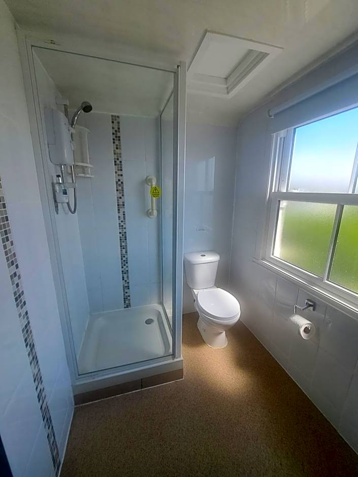 Lion Hotel & Studio Apartments