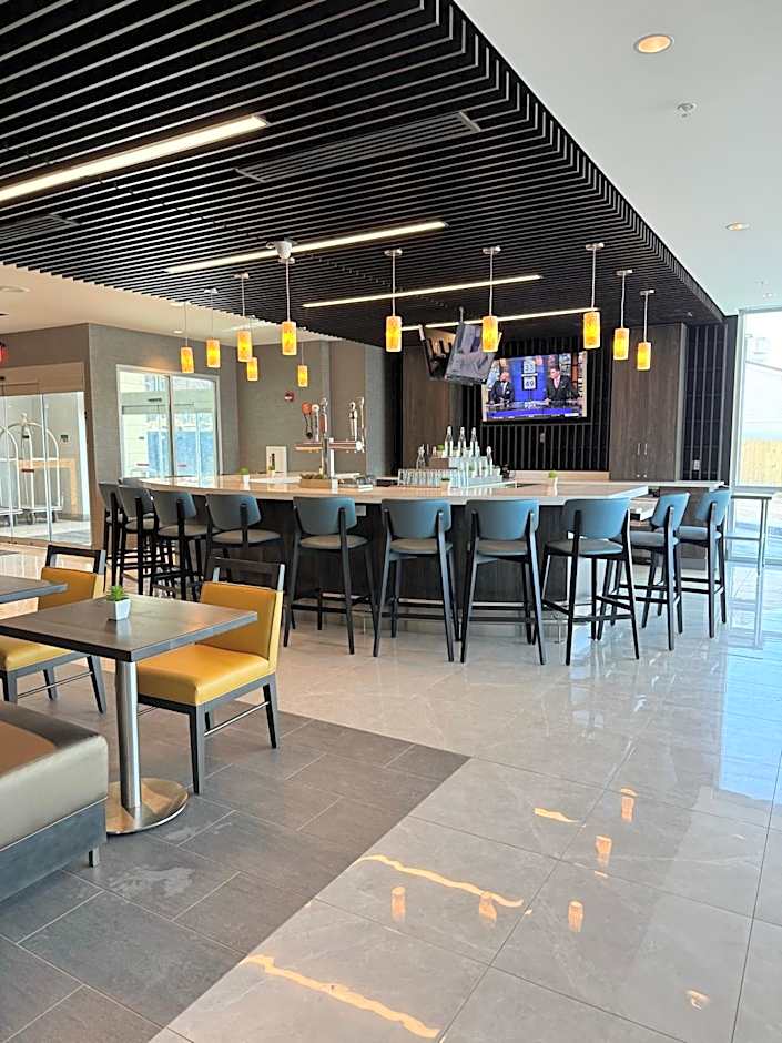 Cambria Hotel Niagara Falls