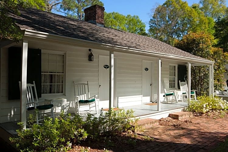 Monmouth Historic Inn