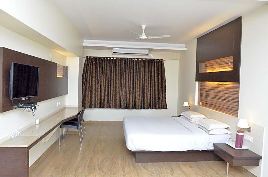 Photo 1 of 6 of Suite