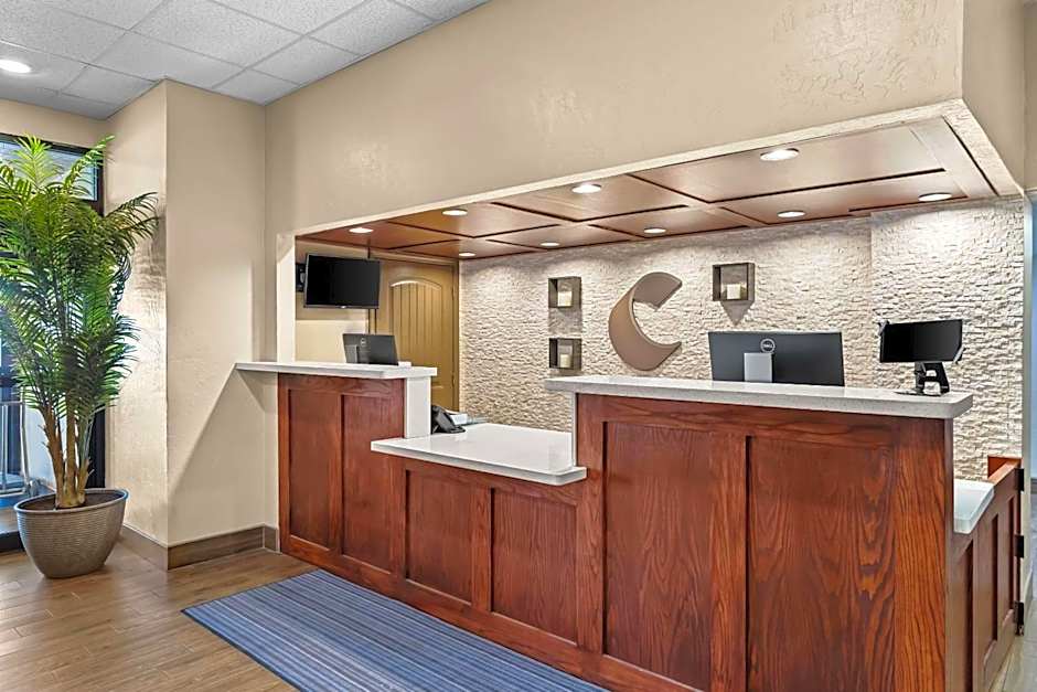 Comfort Inn City of Natural Lakes