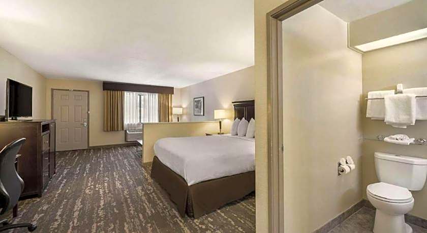 Best Western Plus Frontier Motel