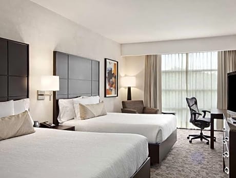 2 Queen Accessible Room with Bath Tub
