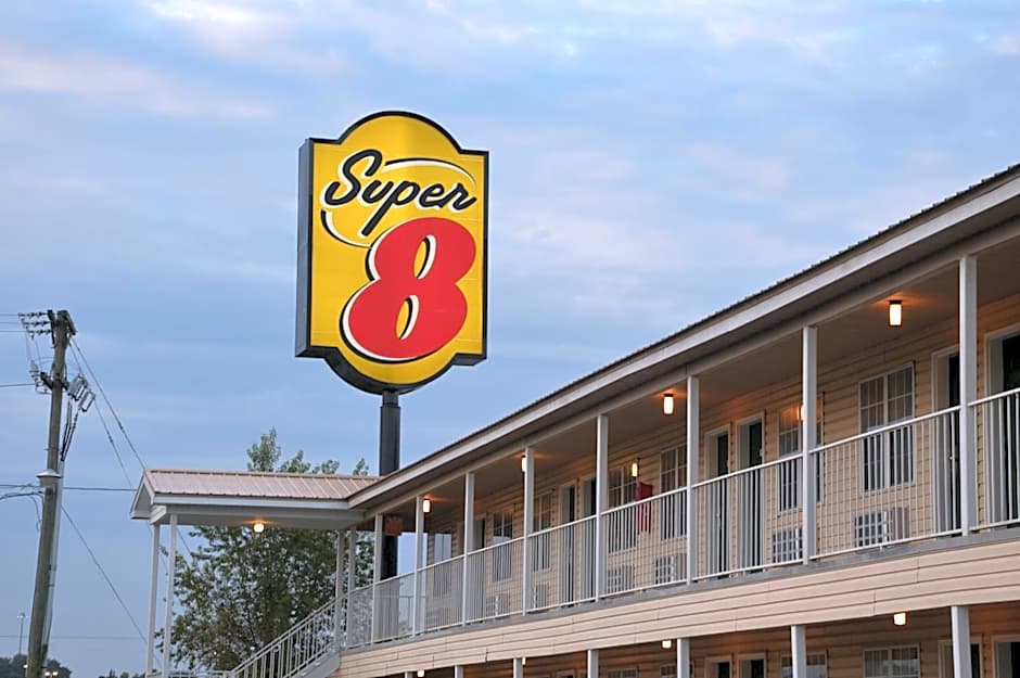 Super 8 by Wyndham Madison