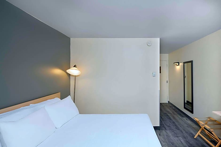 Econo Lodge