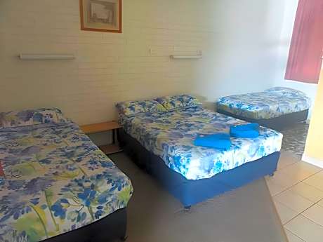 Queen and 2 Singles Room