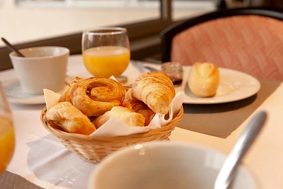 Villa Mariale by Popinns