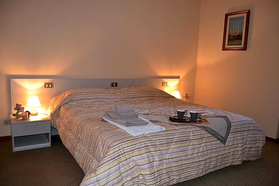 Foto 1 daripada 4 — 1 Double Bed or 2 Beds