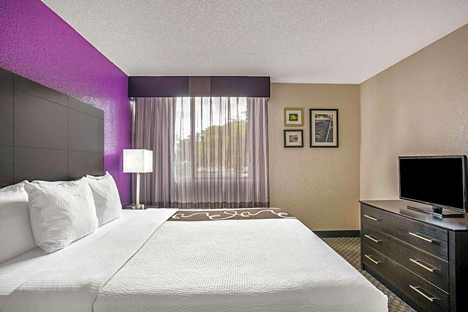 La Quinta Inn & Suites by Wyndham Miami Lakes