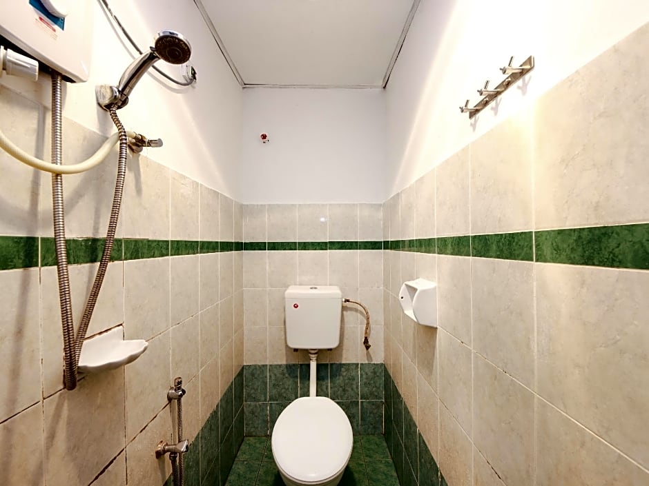 Hotel O Azimaju Guesthouse