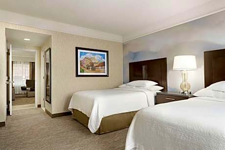 Suite with Two Double Beds - Non-Smoking