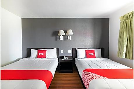 Premium 2 Queen Bed with Kitchenette