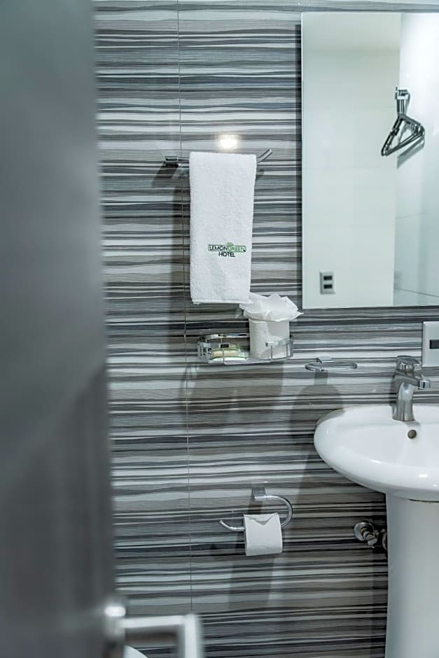 HOTEL LEMON GREEN -Zona Expo Frente al Centro de Convenciones