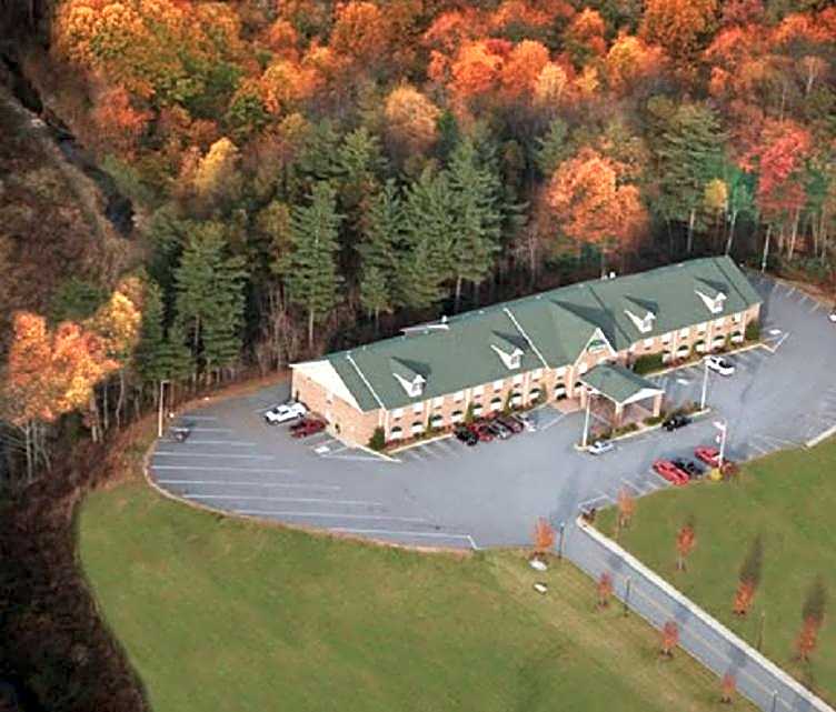 Mountain Inn & Suites Flat Rock