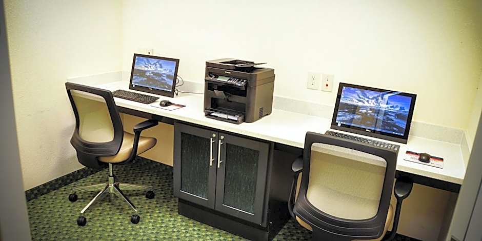 Candlewood Suites Pearl By IHG