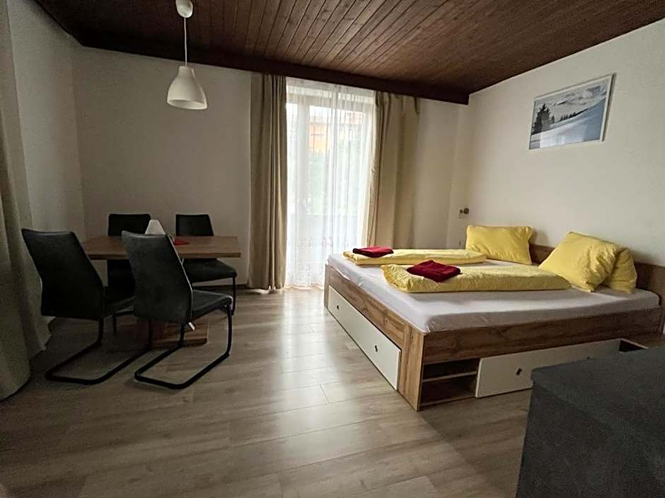 Pension Steiner, 6143 Matrei am Brenner!!Check-in between 15 - 21 o'clock!! No breakfast