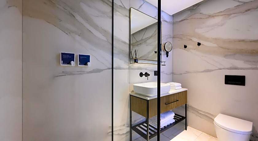 Alberto Hotel by Isrotel Design