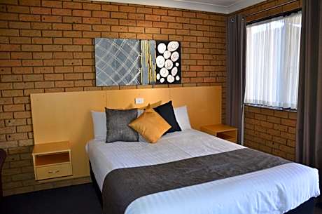 Standard Queen Room - Pet-friendly