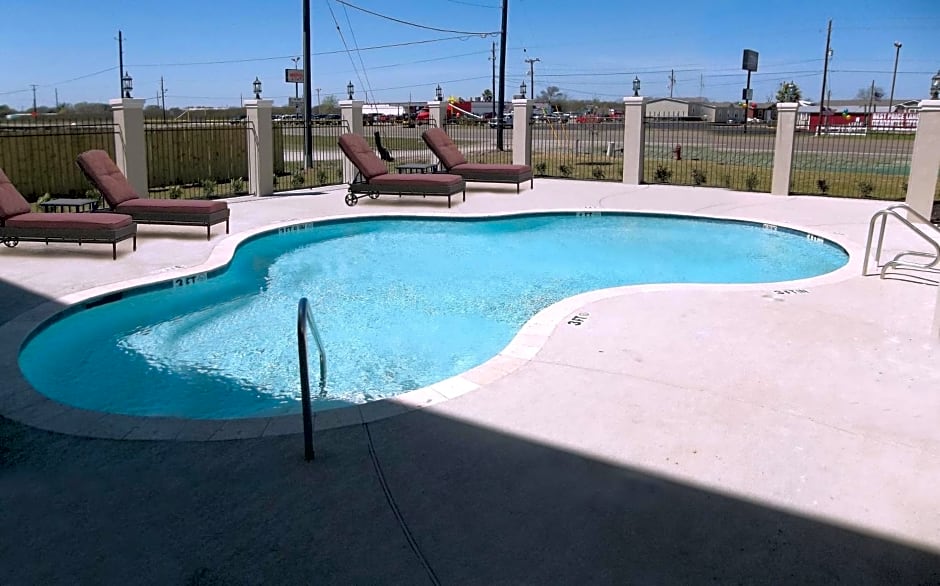 Quality Inn & Suites Victoria East