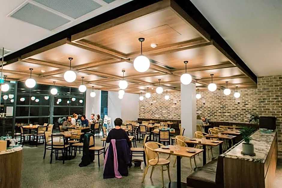 MetaWise 2BR Apartment in Heart of Hurlstone Park