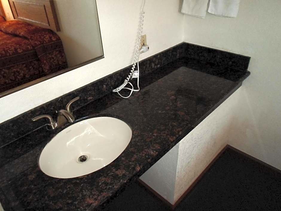 Economy Inn Morgan Hill