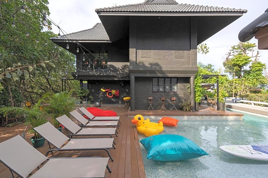 Phrip Phri Luxury Pool Villas