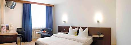 Double or Twin Room Standard