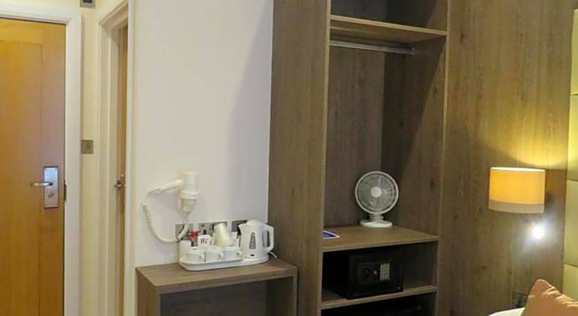 Glendale Hyde Park Hotel