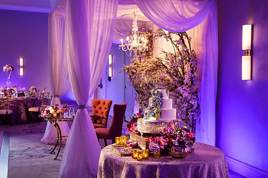 Avenue of the Arts Costa Mesa, a Tribute Portfolio Hotel