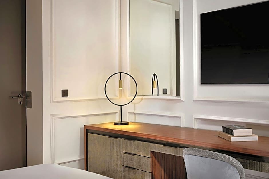 Hotel Verte, Warsaw, Autograph Collection