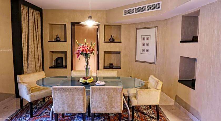 Ramada Plaza by Wyndham Dubai Deira