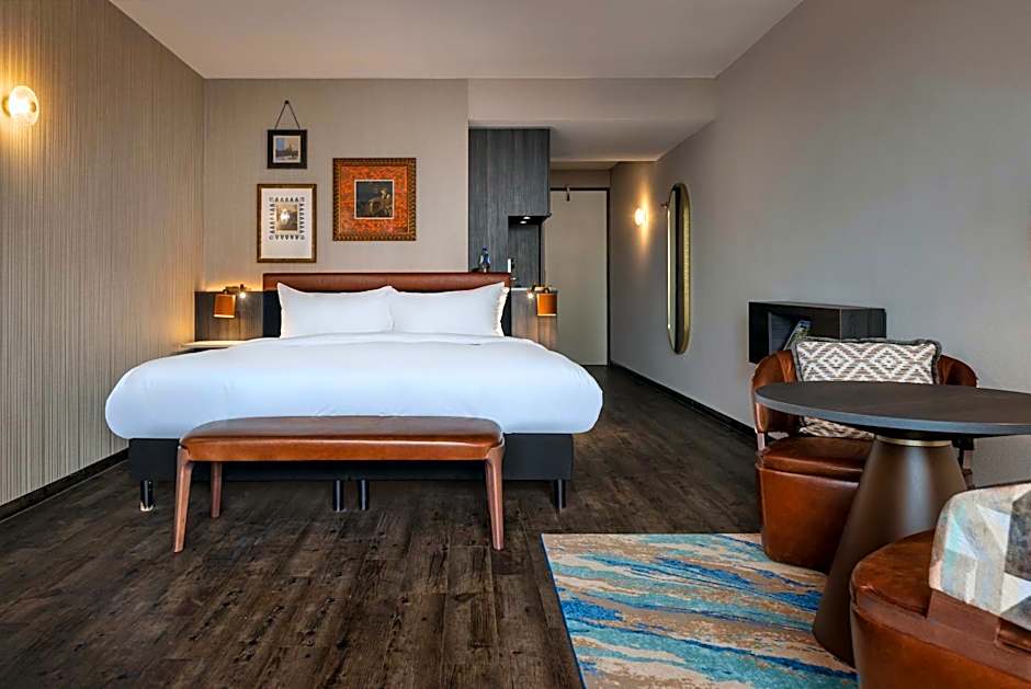 Haven Hotel Rotterdam, Curio Collection by Hilton