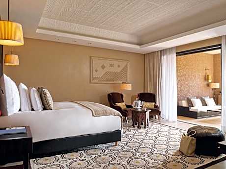Family King Suite with Mountain View