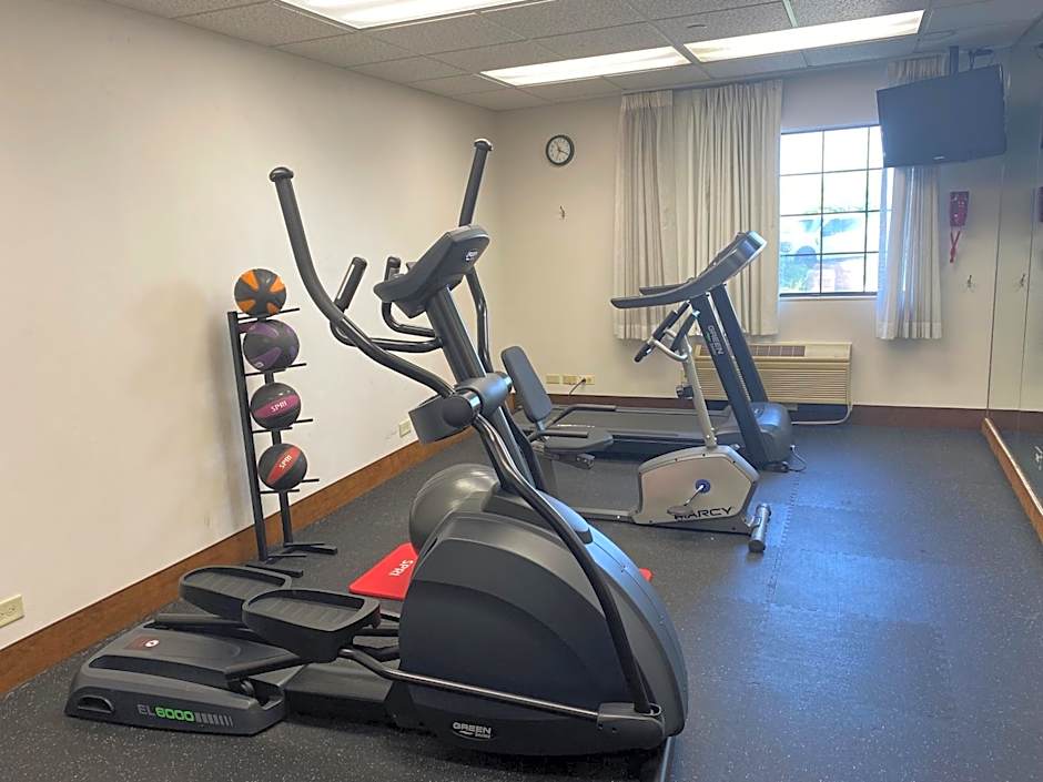 Days Inn & Suites by Wyndham Arlington Heights