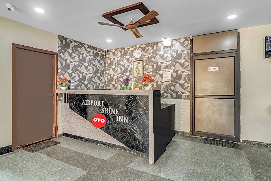 Hotel Airport Shine Inn by OYO – Hyderabad, IA