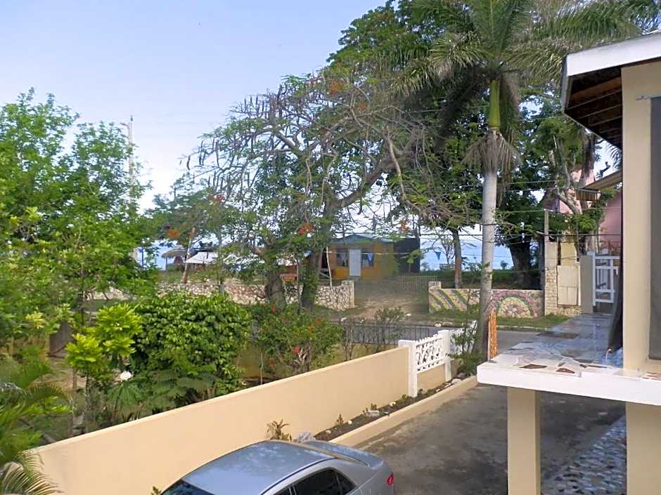 Hotel Paradise on the Rocks