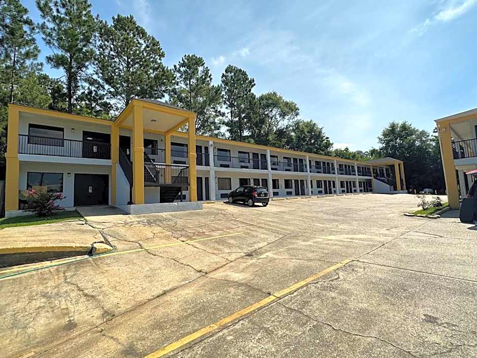 Super 8 by Wyndham Ocean Springs Biloxi