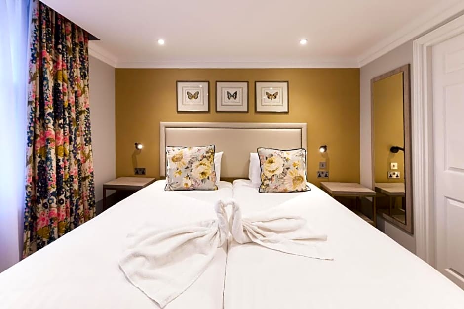 Byron Hotel