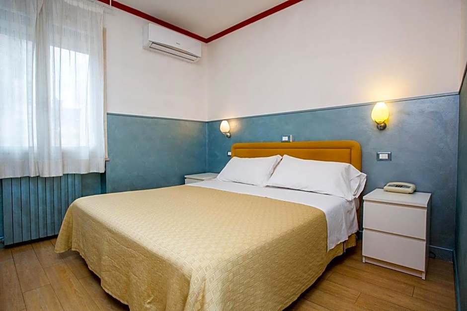 Hotel Diana