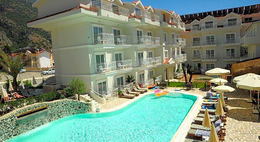 Montebello Deluxe Hotel