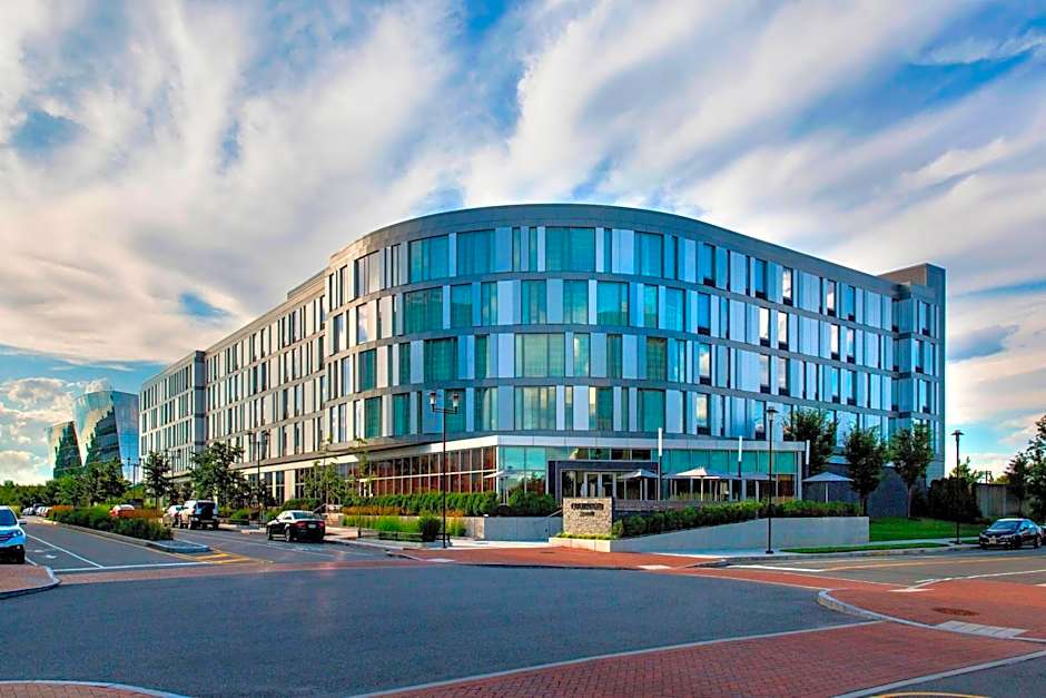 Courtyard by Marriott Philadelphia South at The Navy Yard